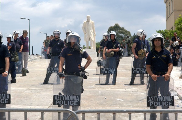 Bereitschaftspolizei vor dem Parlament in Athen